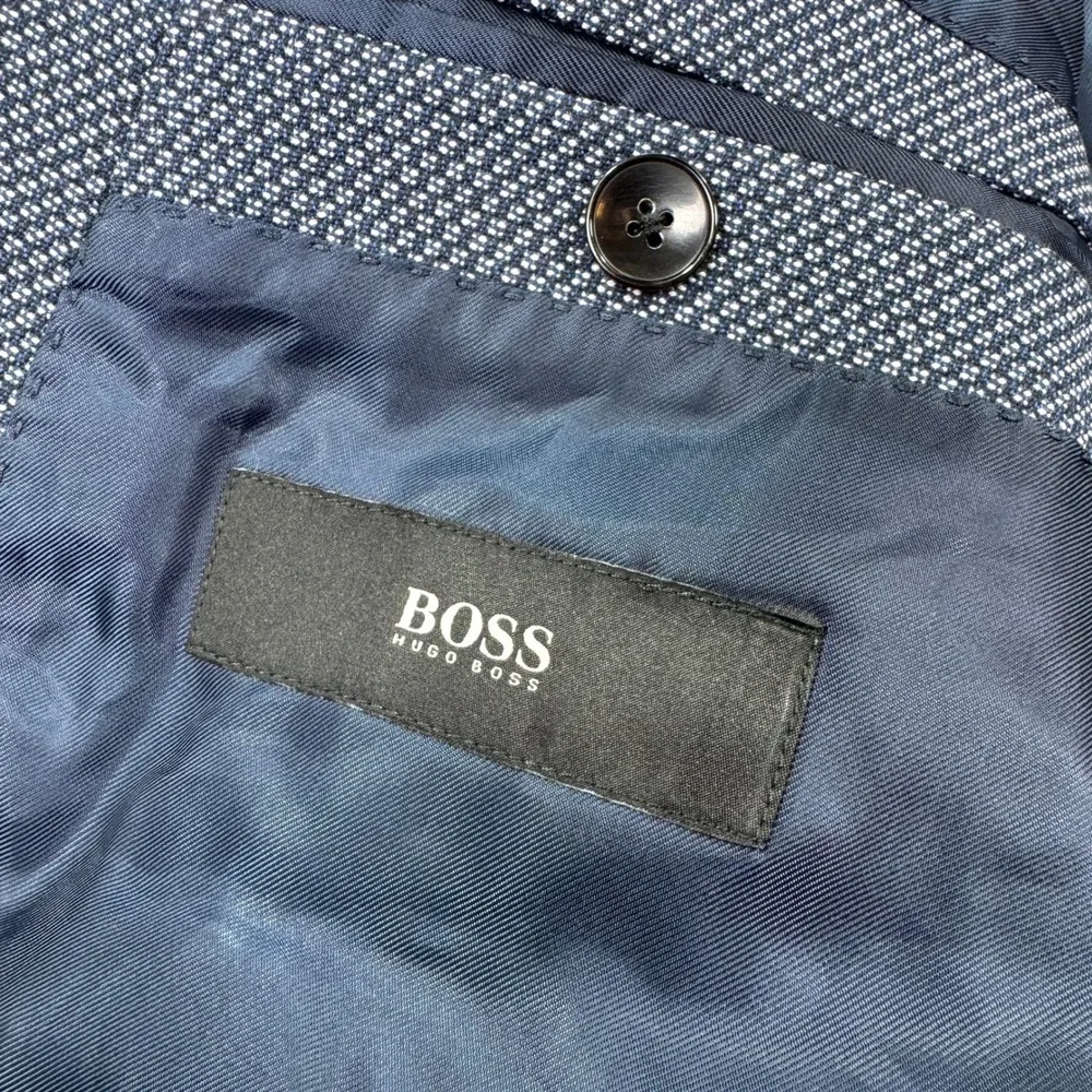 Hugo Boss Men's 46R Blue Textured Sport Coat Blazer Two Button Business Casual